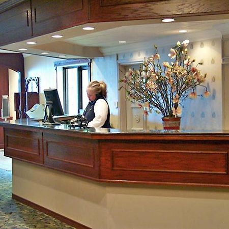 Ambassador Hotel Садбери Экстерьер фото