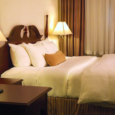 Ambassador Hotel Садбери Экстерьер фото